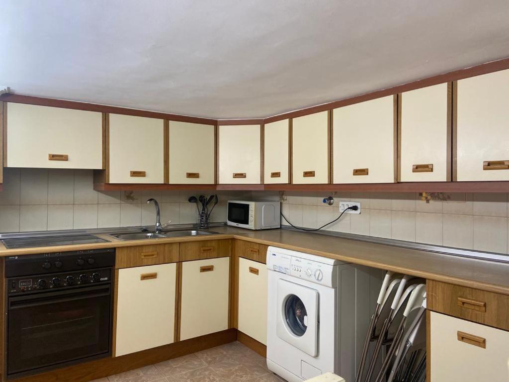 Precioso Apartamento Con Terraza. Apartment อาบีลา ภายนอก รูปภาพ